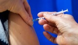 Всеки шести възрастен с поне една доза ваксина срещу COVID-19